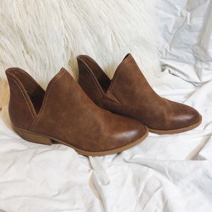 Brown ankle boots size 9
